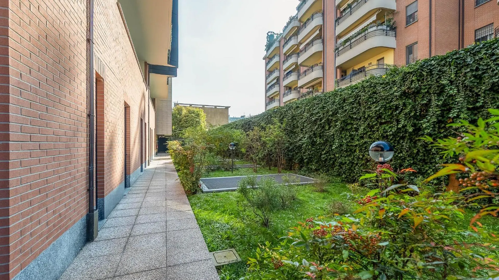 Certosa Charm - Free Garage Parking By Innstay contacts