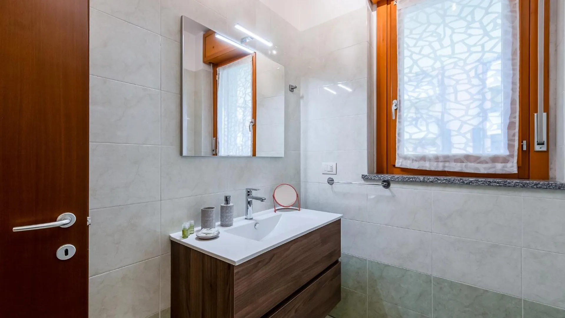 Certosa Charm - Free Garage Parking By Innstay Milan Apartment